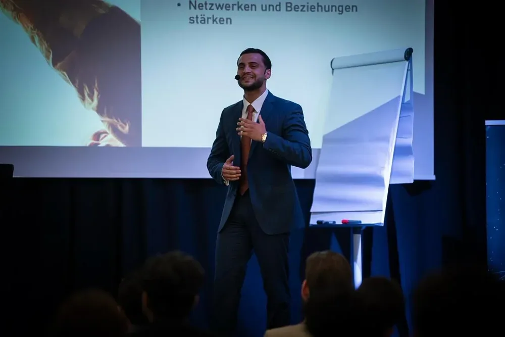 Andrija Bozovic, Inhaber von ANBO Finance